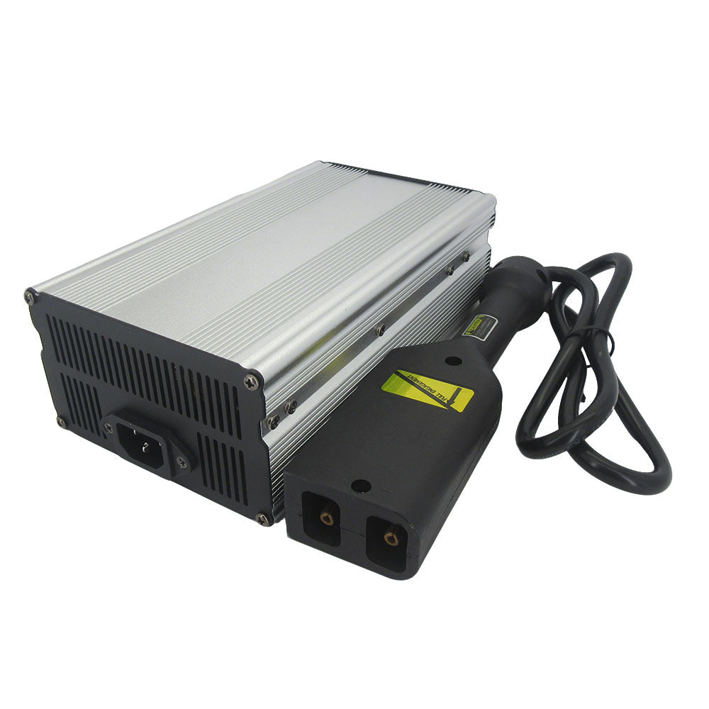 BAYADOU 900W 18 AMP 36 Volt Golf Cart Lead Acid Battery Charger for EZGO TXT with D Style Plug 110V / 220V Input