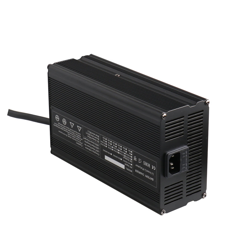 BAYADOU 900W 12.6V 30A Li-ion Fast Charger 10.8V 11.1V 12V 3S Lithium Energy Storage RV UPS Solar System Battery Chargers real capacity