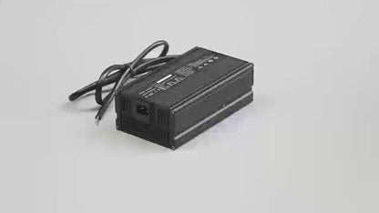 BAYADOU 900W 58.4V 15A LiFePO4 Battery Fast Charger For 16S 48V 51.2V 100AH Lithium Iron Phosphate Golf Cart Forklift RV Energy Storage Charger Copper Nose